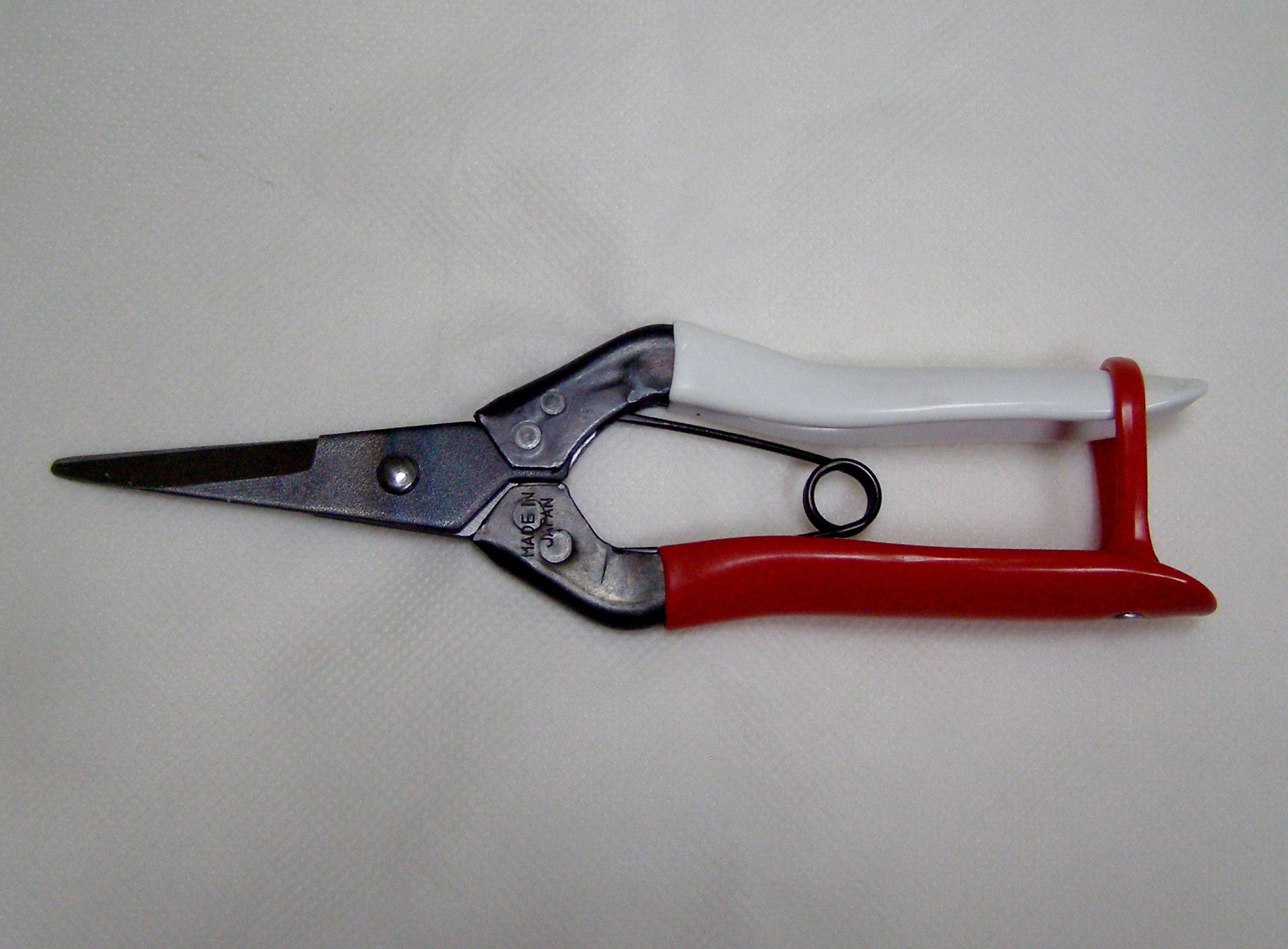 https://www.arizonabag.com/cdn/shop/products/1_clipper-red-white-handle.jpeg?v=1481307158